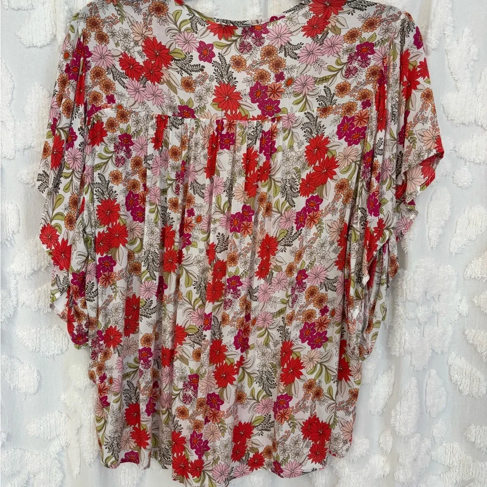 Democracy Floral Blouse - Red and White - Picture 2 of 9